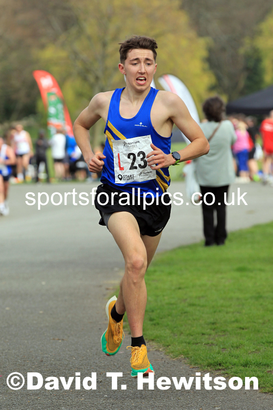 Senior Mens Northern 12 Stage Road Relay, 2022 Northern 12 and 6 Stage Road Relays,  Birkenhead Park, Birkenhead, Wirral.  Photo: David T. Hewitson/Sports for All Pics